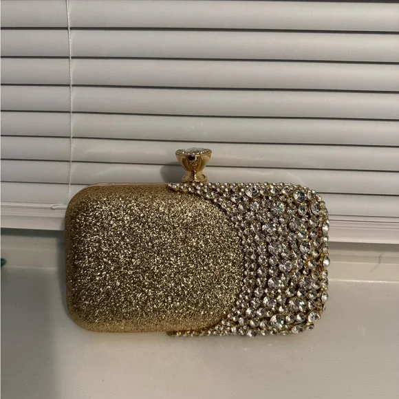Elegant Gold Clutch with Rhinestone Detailing - Picture 1 of 3